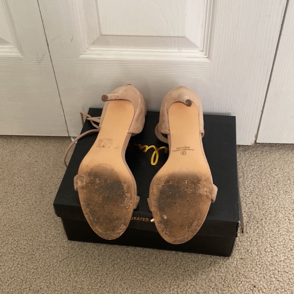 Tan Heels - Picture 4 of 4